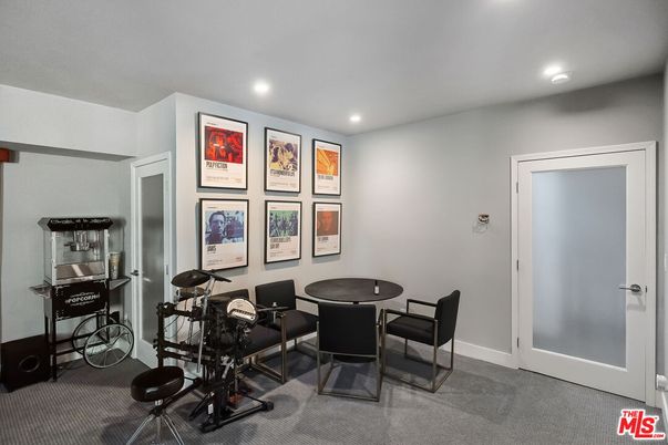 Fitness Equipment, Interior, Recessed Lighting