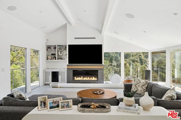 Fireplace, Interior, Living room, Recessed Lighting