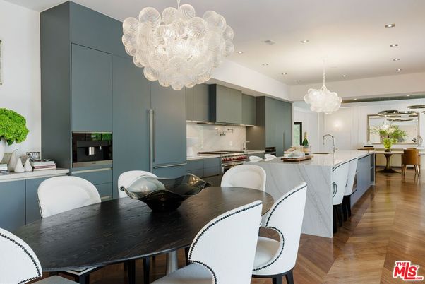 Chandelier, Dining room, Interior, Kitchen, Pendant Lights, Recessed Lighting, Wood Texture Flooring