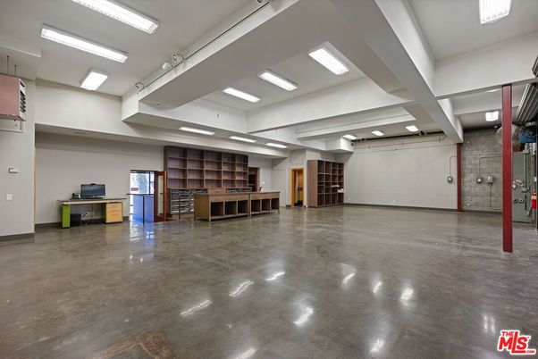 Garage, Interior