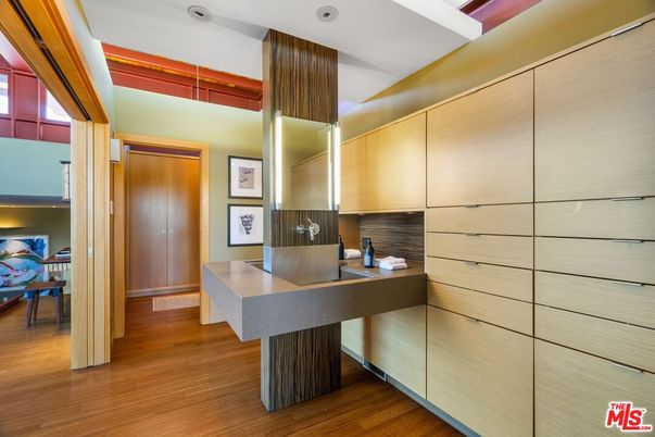 Interior, Recessed Lighting, Wood Texture Flooring