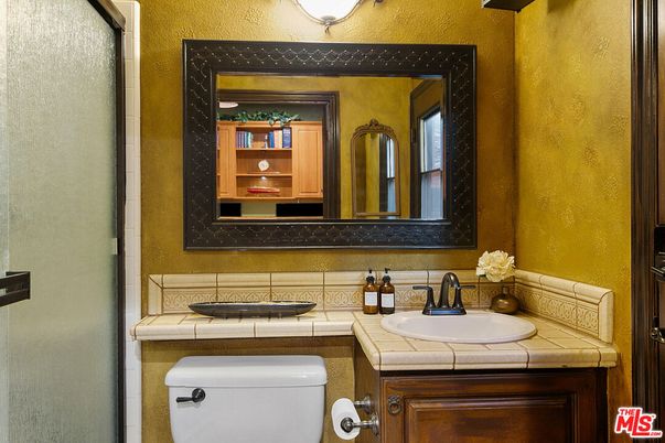 Bathroom, Interior, Tile Countertops