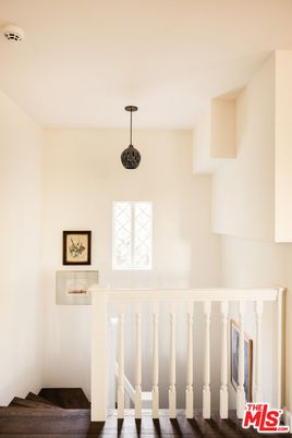 Interior, Pendant Lights, Wood Texture Flooring