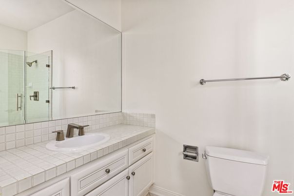 Bathroom, Interior, Tile Countertops