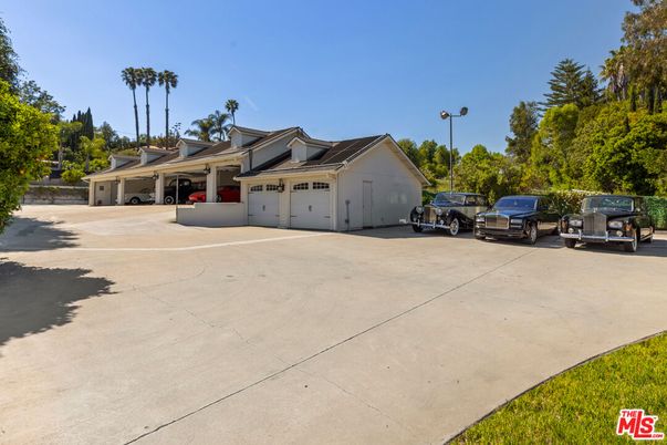 Detached Garage, Exterior