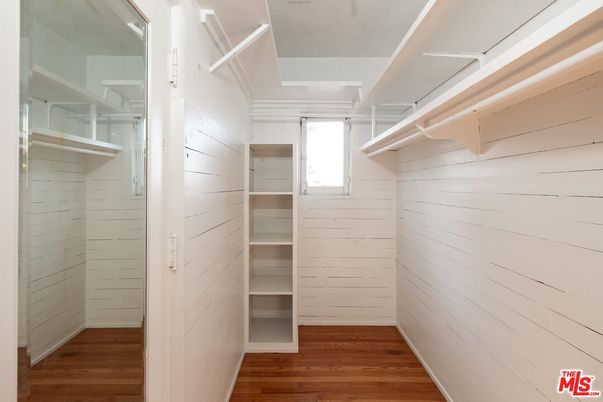 Interior, Walk-in Closets, Wood Texture Flooring