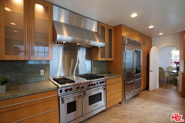 Dining room, Interior, Kitchen, Recessed Lighting, Stainless Steel Appliances, Wood Texture Flooring