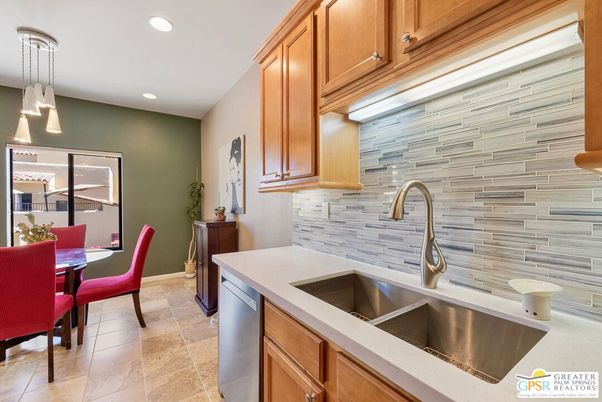 Dining room, Interior, Kitchen, Pendant Lights, Recessed Lighting, Stainless Steel Appliances