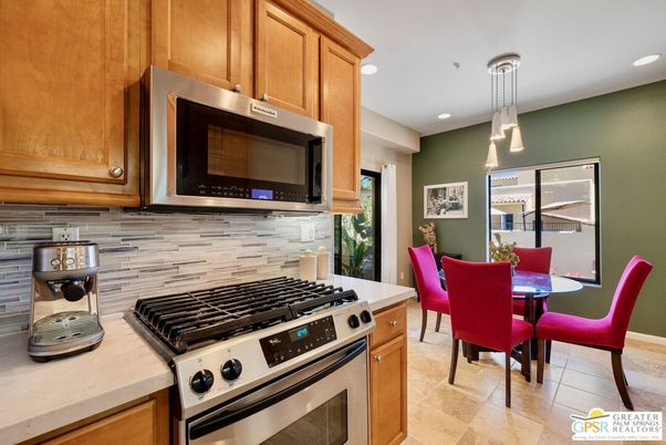 Dining room, Interior, Kitchen, Pendant Lights, Recessed Lighting, Stainless Steel Appliances