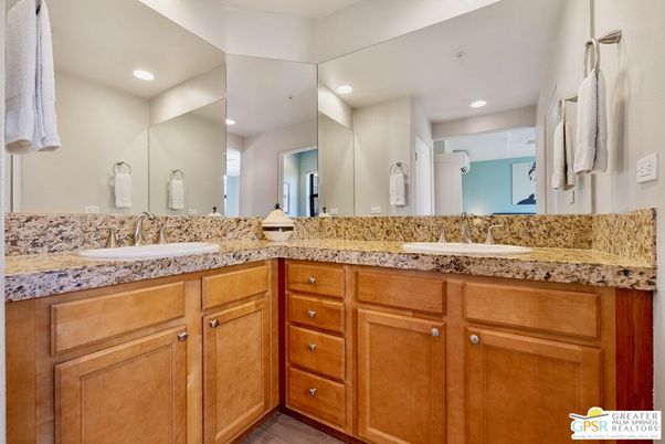Bathroom, Dual Sink Vanities, Interior, Recessed Lighting