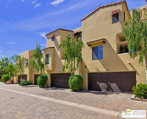 Attached, Exterior, Facade, Mediterranean