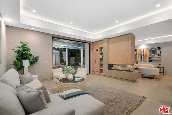 Fireplace, Interior, Living room, Recessed Lighting