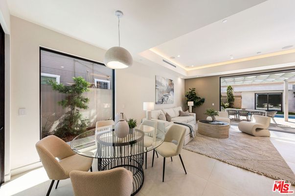 Dining room, Interior, Living room, Pendant Lights, Recessed Lighting