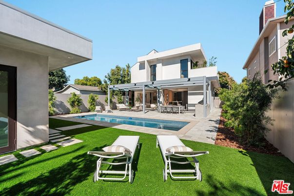 Backyard, Exterior, Pool