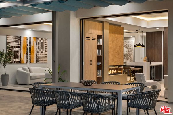 Dining room, Fireplace, Interior, Pendant Lights, Recessed Lighting