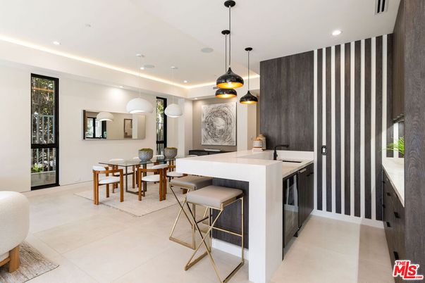 Dining room, Interior, Pendant Lights, Recessed Lighting