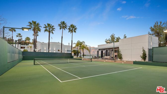 Exterior, Tennis Courts