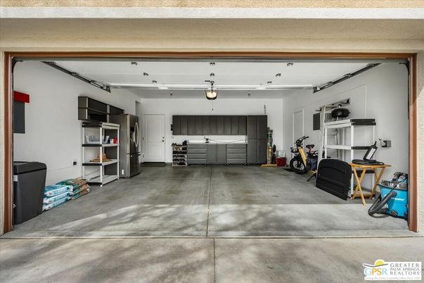 Garage, Interior