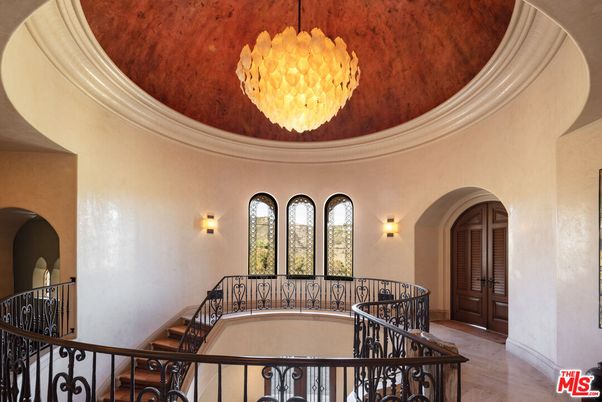 Chandelier, Interior
