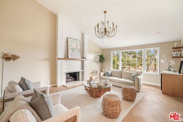 Chandelier, Fireplace, Interior, Living room, Recessed Lighting, Wood Texture Flooring
