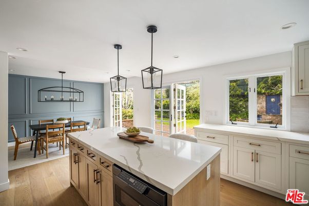 Dining room, Interior, Kitchen, Pendant Lights, Recessed Lighting, Wood Texture Flooring