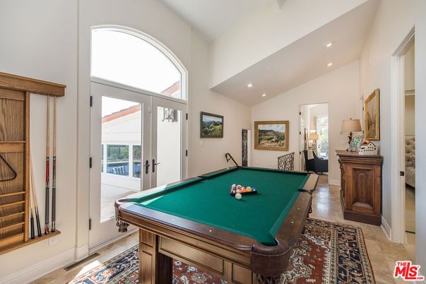 Billiard Table, Game Room, Interior, Recessed Lighting