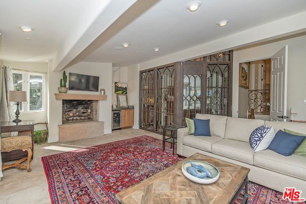 Fireplace, Interior, Living room, Recessed Lighting