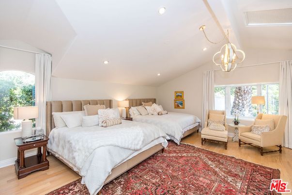 Bedroom, Interior, Pendant Lights, Recessed Lighting, Wood Texture Flooring