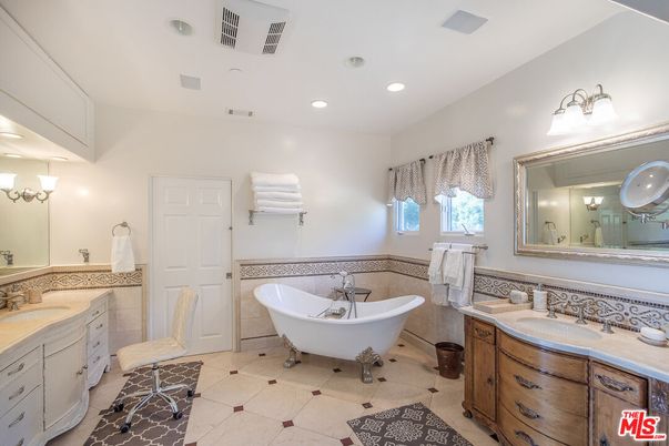 Bathroom, Dual Sink Vanities, Free Standing Baths, Interior, Recessed Lighting