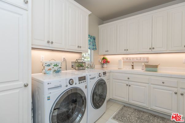Interior, Washer
