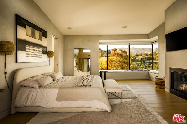 Bedroom, Fireplace, Interior, Recessed Lighting, Wood Texture Flooring