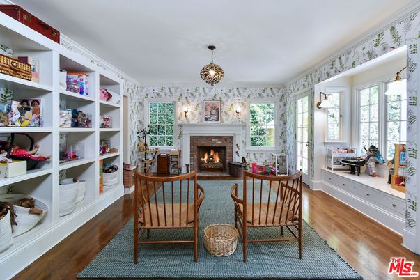 Fireplace, Interior, Pendant Lights, Wood Texture Flooring