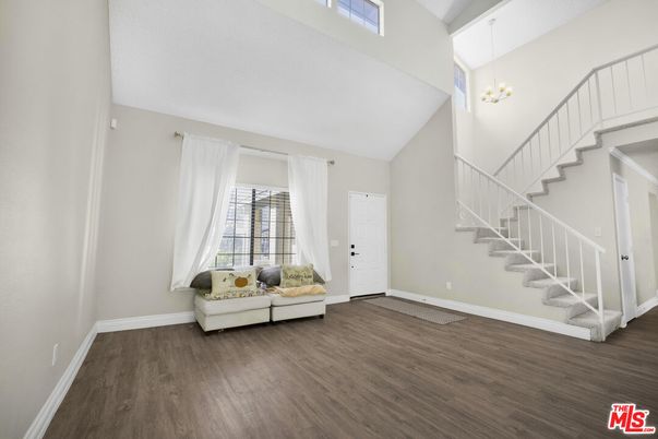 Interior, Pendant Lights, Wood Texture Flooring