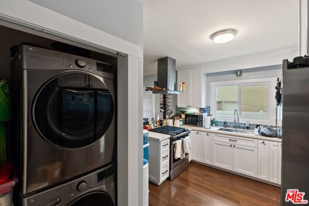 Interior, Kitchen, Stainless Steel Appliances, Utility Closets, Washer, Wood Texture Flooring