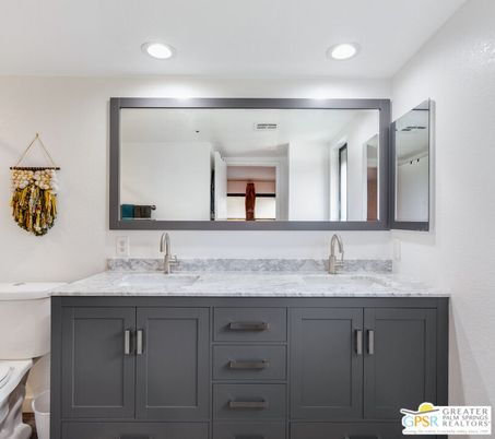 Bathroom, Dual Sink Vanities, Interior, Recessed Lighting