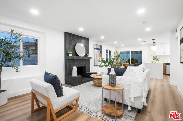 Fireplace, Interior, Living room, Pendant Lights, Recessed Lighting, Wood Texture Flooring