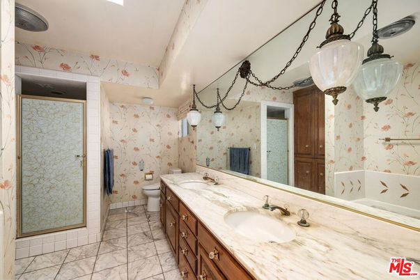 Bathroom, Dual Sink Vanities, Interior, Marble, Pendant Lights