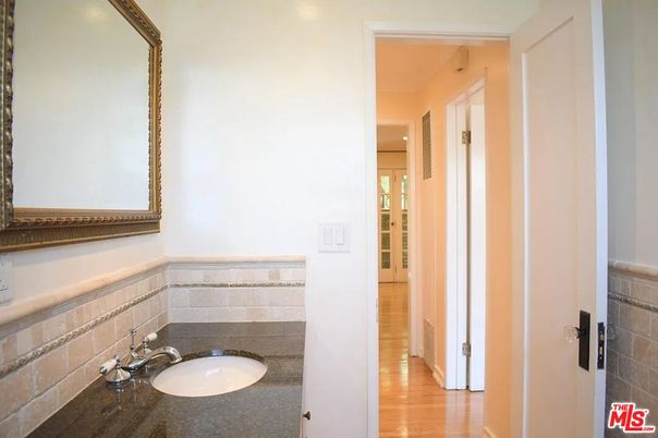 Bathroom, Interior, Recessed Lighting, Wood Texture Flooring