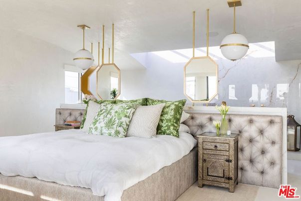 Bedroom, Interior, Pendant Lights