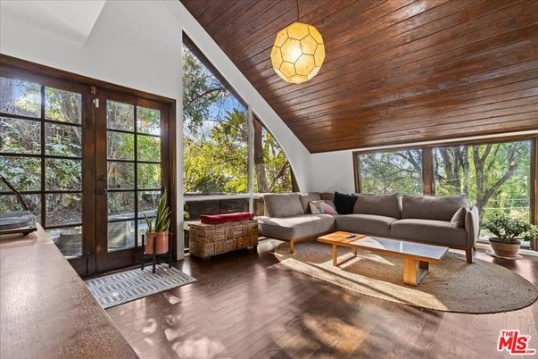 Interior, Living room, Pendant Lights, Wooden Ceilings, Wood Texture Flooring