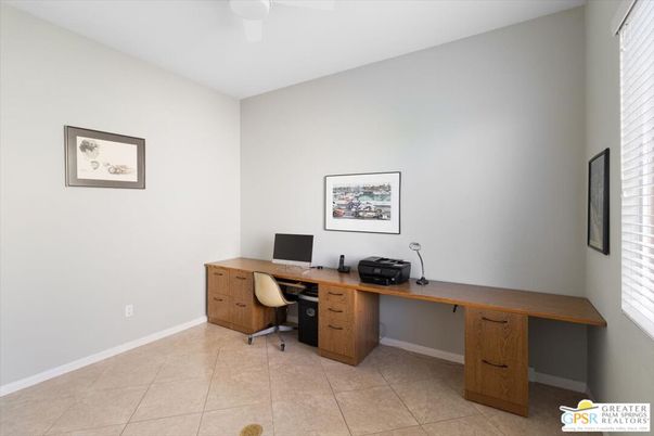 Home Office, Interior