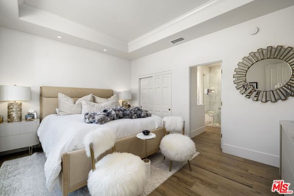 Bathroom, Bedroom, Interior, Recessed Lighting, Wood Texture Flooring