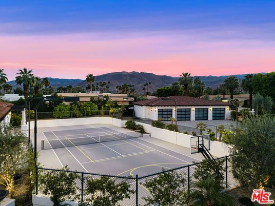 Exterior, Tennis Courts