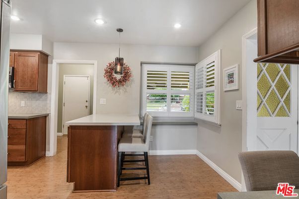 Interior, Pendant Lights, Recessed Lighting, Wood Texture Flooring