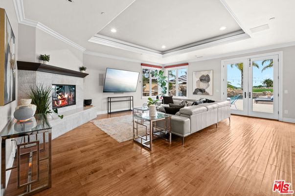 Fireplace, Interior, Living room, Recessed Lighting, Wood Texture Flooring