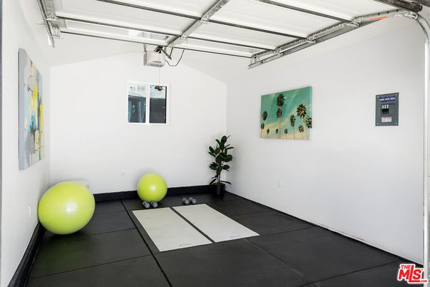Garage, Interior