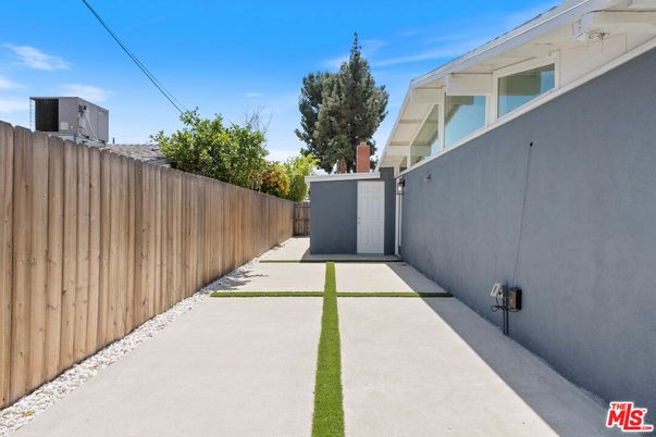 Backyard, Exterior