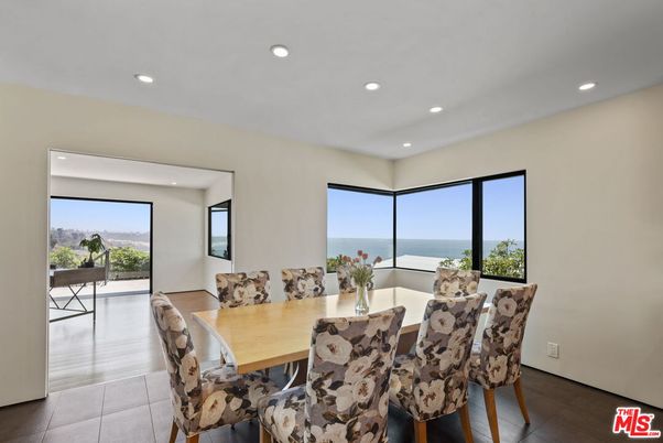 Dining room, Interior, Recessed Lighting, Water