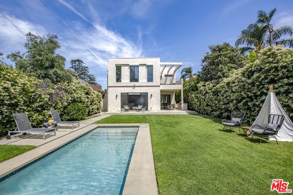 Backyard, Exterior, Pool