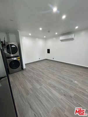 Empty room, Interior, Recessed Lighting, Washer, Wood Texture Flooring